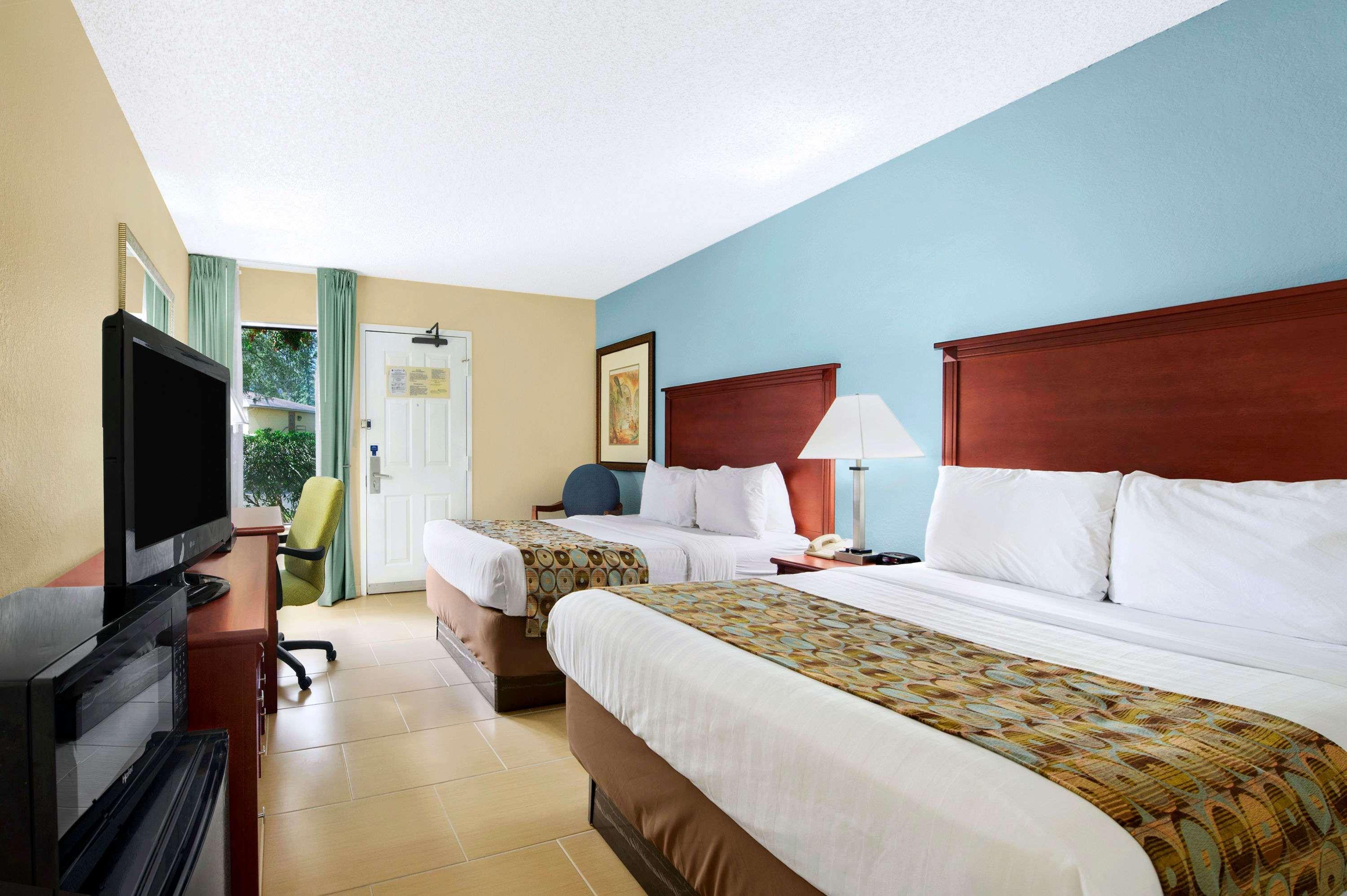 Baymont By Wyndham Gainesville I-75 Exterior photo